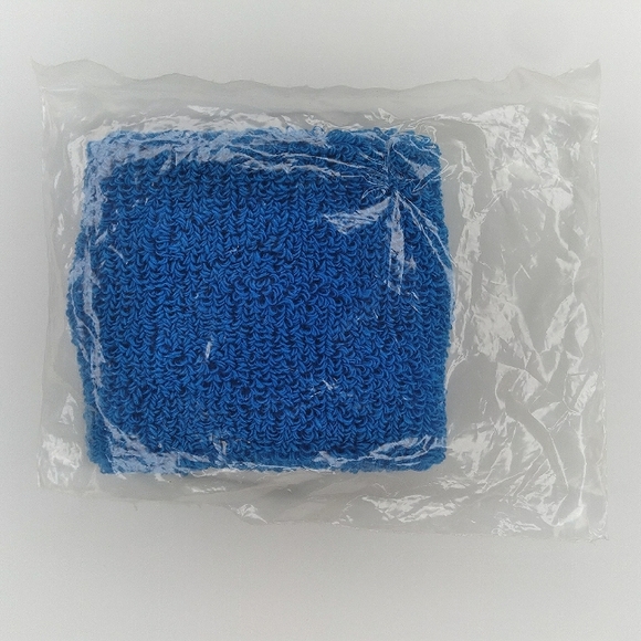 MAC Cosmetics SUMMER 2018 Blue Terry Wristband - Picture 2 of 2